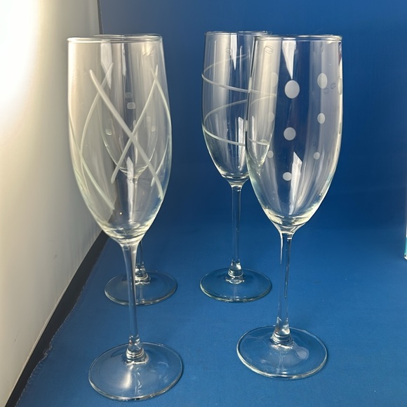 4 Pc Luminarc Soho Fluted Champagne Mix Set Clear Cut  Glass Etched Design NEW! - Picture 5 of 12